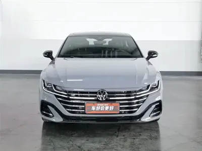 Volkswagen CC 2024, 32700 км, за 129800 CNY