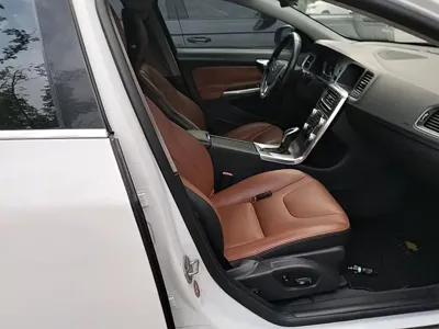 Volvo S60 2015, 176400 км, за 33300 CNY - фото 25