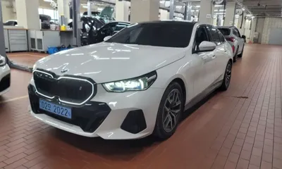 BMW i5 · 2026 год