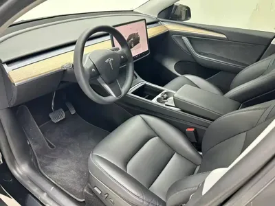 Tesla Model Y 2023, 42000 км, за 158000 CNY
