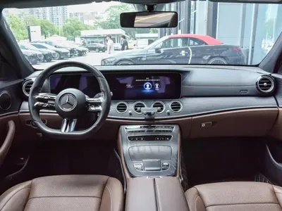 Mercedes-Benz E-Class 2022, 33600 км, за 219800 CNY - фото 6