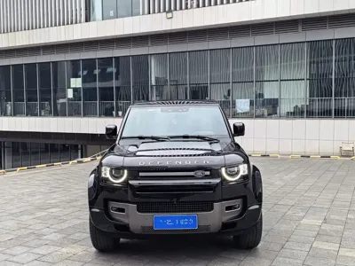 Land Rover Defender 2024, 43000 км, за 638000 CNY