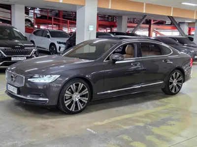 Volvo S90 · 2023 год