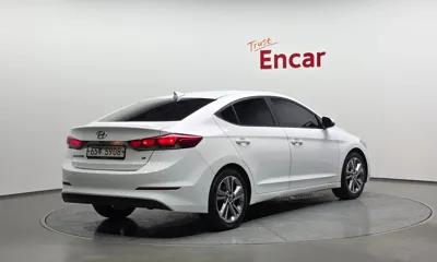 Hyundai Avante 2018, 122369 км, за 8800000 KRW