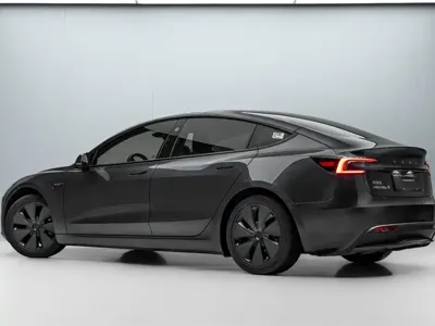 Tesla Model 3 2025, 34000 км, за 178800 CNY - фото 5