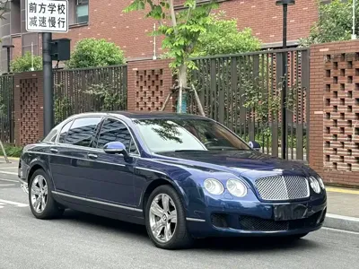 Bentley Flying Spur 2012, 66000 км, за 350000 CNY