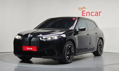 BMW iX · 2023 год