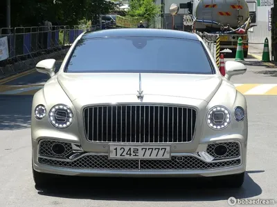 Bentley Flying Spur · 2023 год