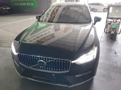 Volvo XC60 2022, 39600 км, за 142900 CNY