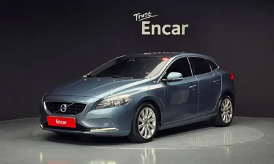 Volvo V40 · 2014 год