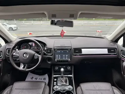 Volkswagen Touareg 2016, 120000 км, за 99800 CNY - фото 8