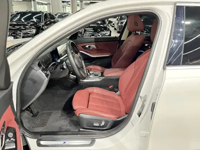 BMW 3 Series 2021, 50000 км, за 155800 CNY
