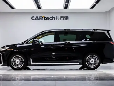 Voyah Dreamer 2025, 5800 км, за 248800 CNY