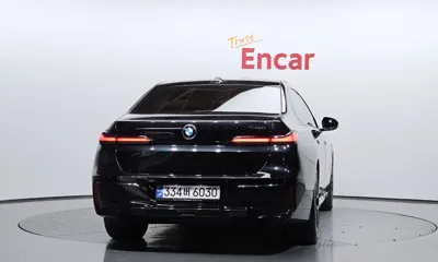 BMW 7-Series 2023, 39427 км, за 106600000 KRW
