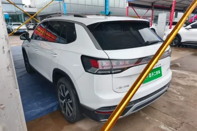 Volkswagen Tayron 2023, 58600 км, за 15658 USD