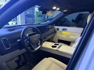 Li Auto Li L7 2023, 65000 км, за 199800 CNY