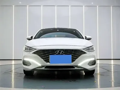 Hyundai Fista 2018, 60000 км, за 35200 CNY