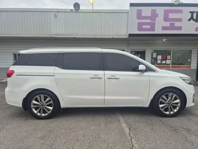 Kia Canival 2015, 208000 км, за 8300000 KRW