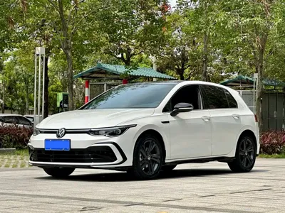 Volkswagen Golf · 2023 год