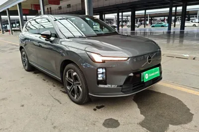 Volvo Volvo XC70 Plug-in Hybrid 2026, 400 км, за 233280.69 CNY