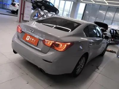 Infiniti Q50L 2016, 97000 км, за 45800 CNY