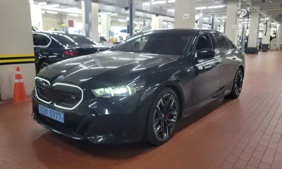 BMW i5 · 2025 год