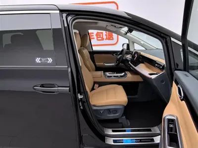 GAC Motor 传祺E8 PHEV 2024, 36500 км, за 134800 CNY - фото 23