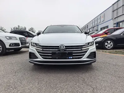 Volkswagen CC 2023, 60000 км, за 147900 CNY