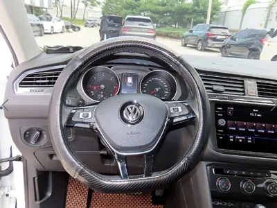 Volkswagen Tiguan 2018, 46095 км, за 17500000 KRW - фото 8