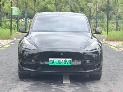 Tesla Model Y 2023, 60000 км, за 165799 CNY