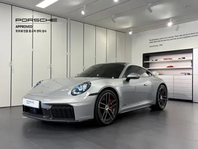 Porsche 911 · 2025 год