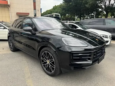 Porsche Cayenne 2023, 15000 км, за 608800 CNY - фото 3