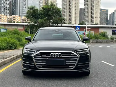 Audi A8 2019, 68000 км, за 348000 CNY