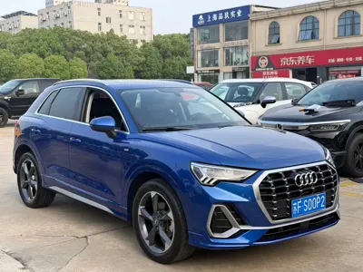 Audi Q3 2020, 45000 км, за 115000 CNY