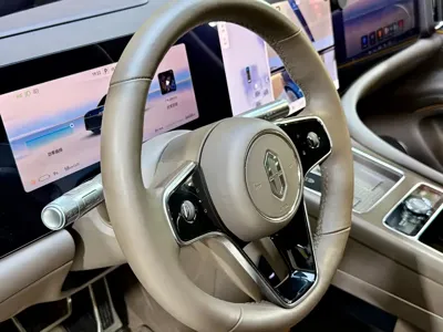 AITO 问界 AITO M9 2024, 66600 км, за 309900 CNY