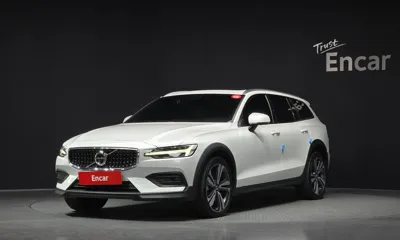 Volvo V60 · 2021 год