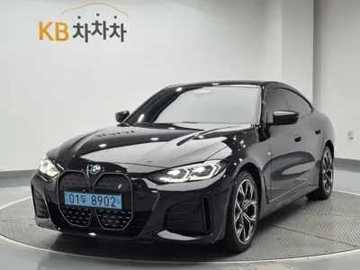 BMW i4 · 2023 год
