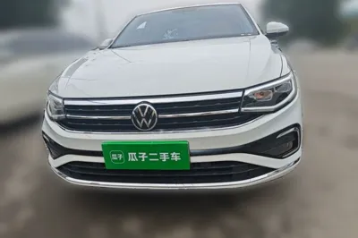 Volkswagen Bora 2023, 23900 км, за 92887.45 CNY