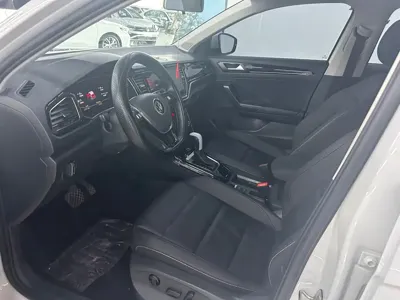 Volkswagen T-Roc 2023, 35000 км, за 118000 CNY