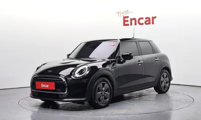 MINI Cooper · 2023 год