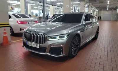 BMW 7-Series · 2021 год