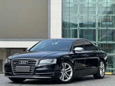 Audi S8 · 2014 год