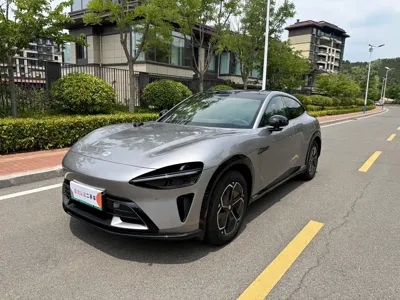 Xiaomi 小米YU7 · 2025 год