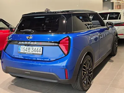 MINI Cooper 2025, 4793 км, за 35000000 KRW