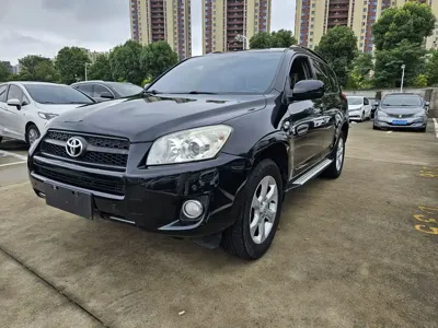 Toyota RAV4 · 2011 год