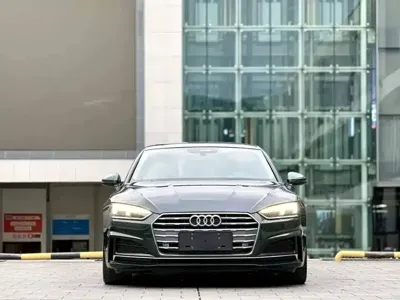 Audi A5 (Import) 2018, 30000 км, за 99300 CNY