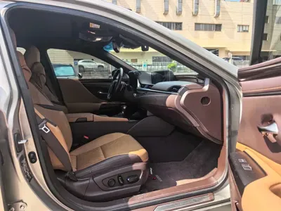 Lexus ES 2021, 33000 км, за 236000 CNY - фото 4
