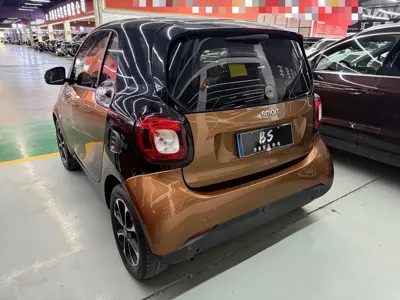 Smart Smart Fortwo 2016, 80000 км, за 39800 CNY - фото 9