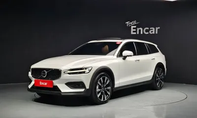 Volvo V60 · 2025 год