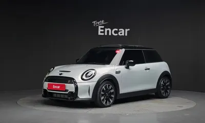 MINI Cooper · 2022 год